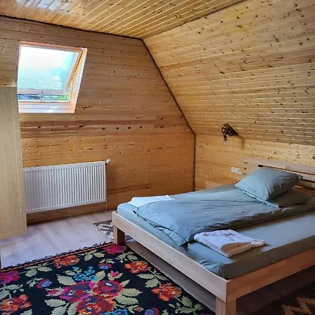 Casa De Lemn Country house *