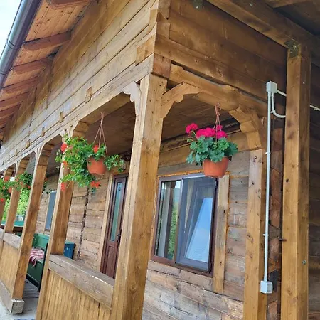 Casa De Lemn Valeni (Maramures)